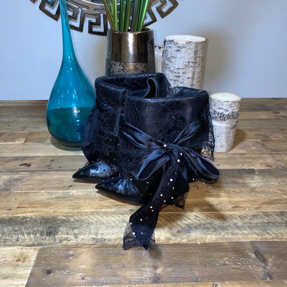 Saint Laurent Era 110 Studded Leather Ankle Boots - Picture 4 of 8